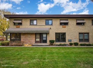 932 N Wheeling Rd, Mount Prospect, IL 60056