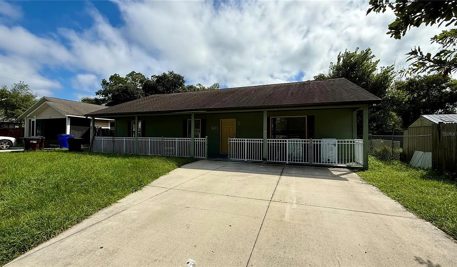 3 bed, 2.0 bath, 1994 sqft, $2,000 — Photo 1