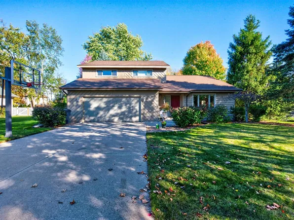 6006 Summerset Dr, Midland, MI 48640