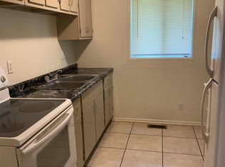 5112 SW 32nd Ter, Topeka, KS 66614