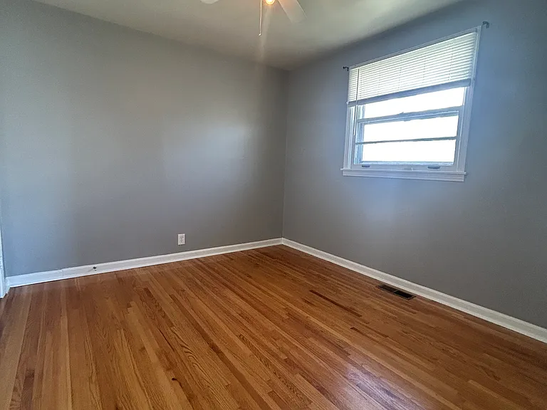 1705A 15th Ave S — Photo 12