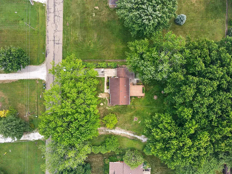 336 Maplewood Dr — Photo 16
