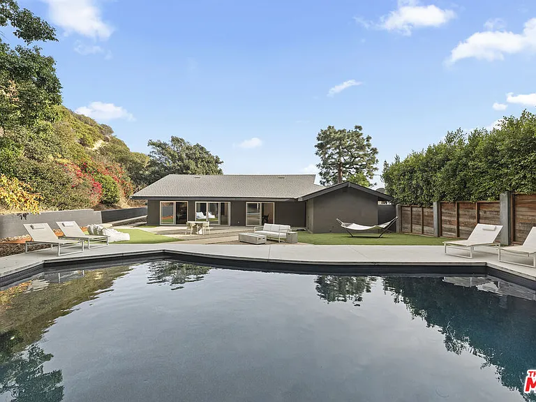 9289 Swallow Dr — Photo 29