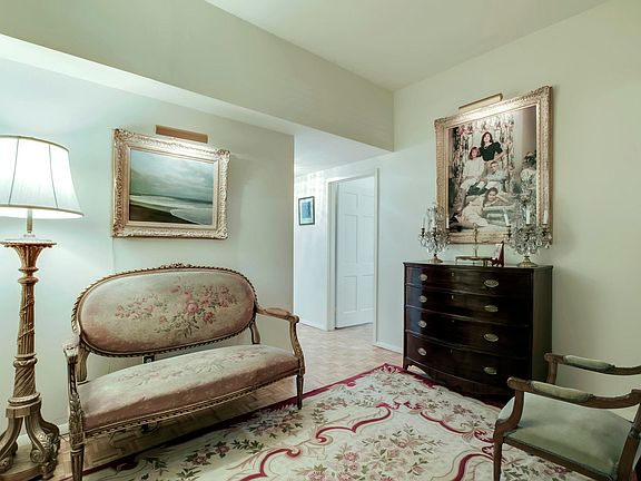 3rd image of 1400 Kenesaw Ave APT 13S