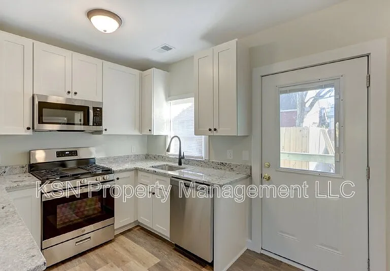 543 E Harris St — Photo 19