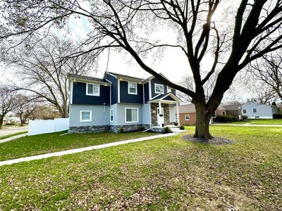 2105 W Forteen Mile Rd, Royal Oak, MI, 48073