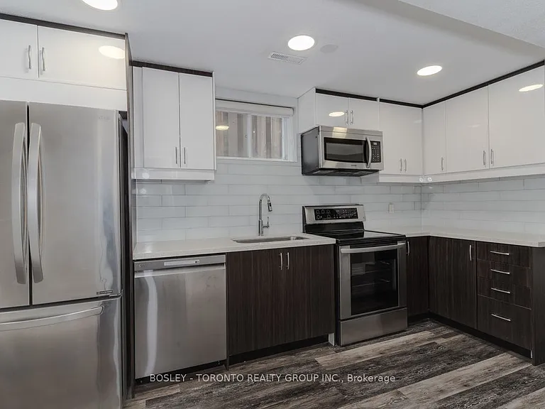 63 Burndale Ave #LOWER — Photo 6