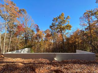 23 Stuart Ridge Rd, Mineral Bluff, GA 30559