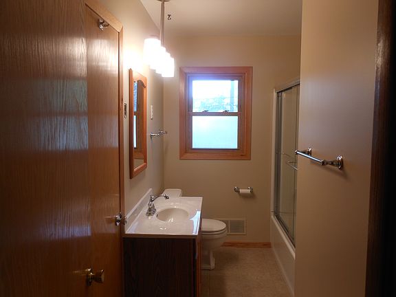 5th image of 2401 16th Ave NW