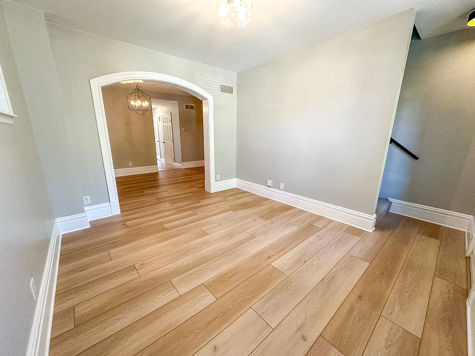 2 bed, 2.5 bath, 1840 sqft, $1,950 — Photo 3