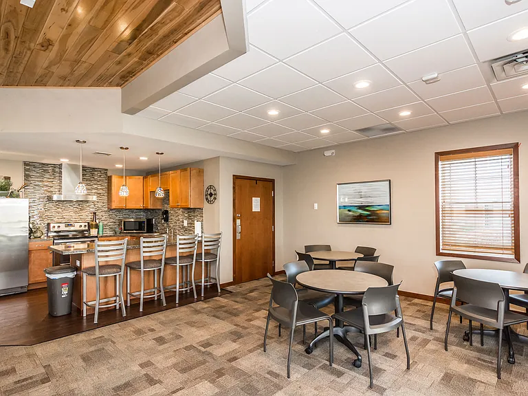 Sterling Pointe — Photo 16
