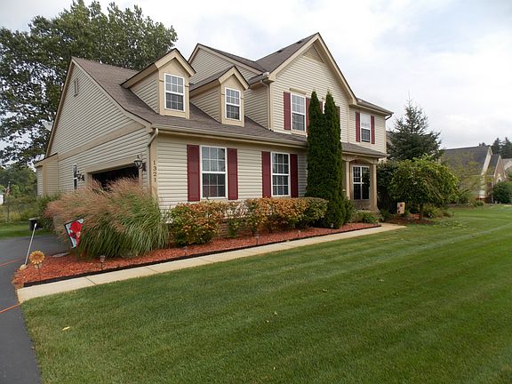 2nd image of 1321 Chemung Forest Dr