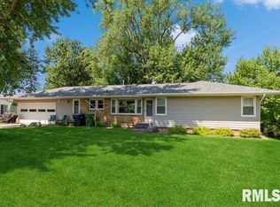 254 S 14th St, Clinton, IA 52732