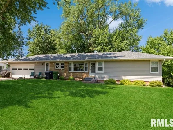 254 S 14th St, Clinton, IA 52732