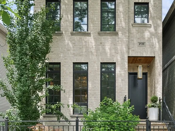 2130 W Barry Ave, Chicago, IL 60618