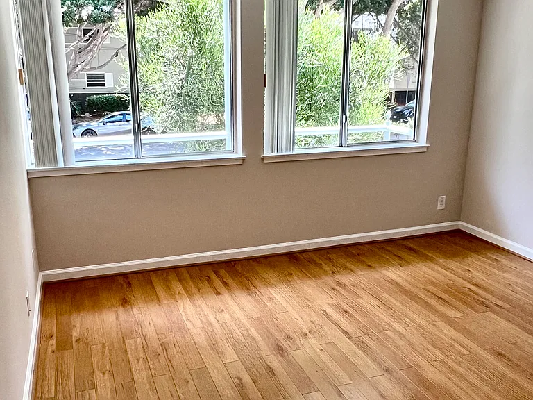 817 2nd St #101 — Photo 7