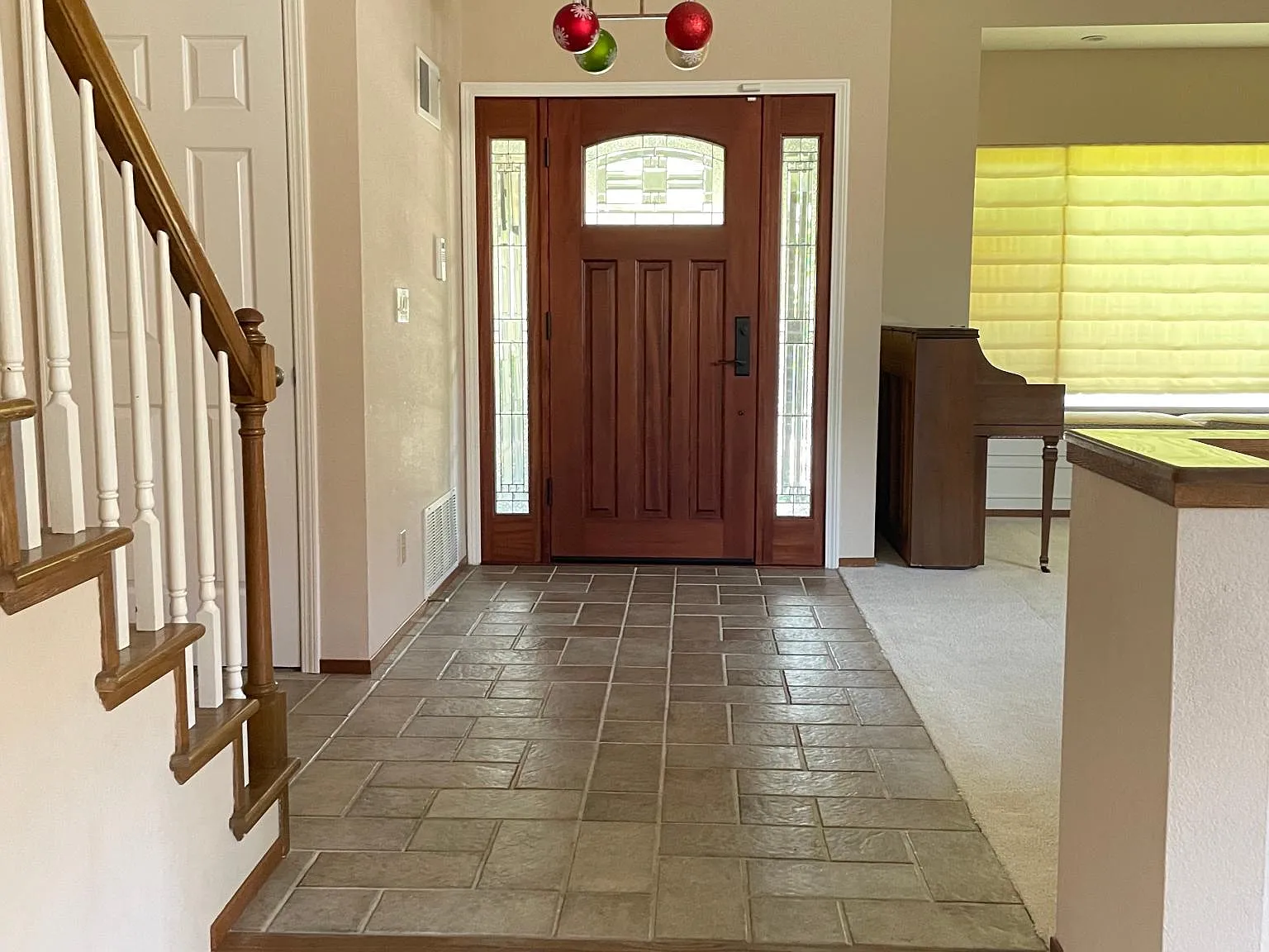 4 bed, 2279 sqft, $6,100 — Photo 3
