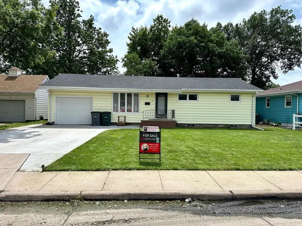 113 W 21st St, Grand Island, NE 68801
