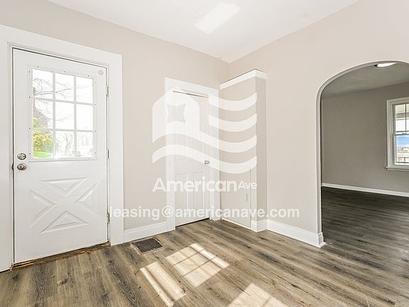 1288266_005_dining_room_13671081.jpg