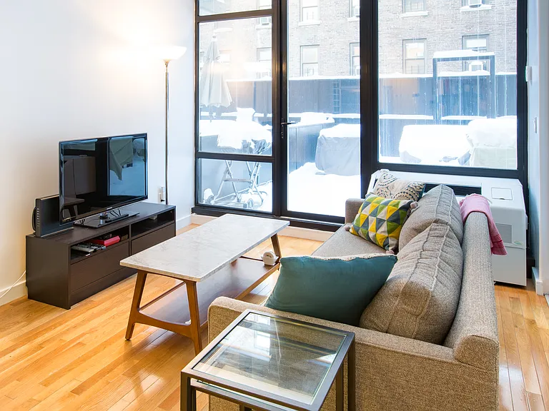 148 E 24th St #3E — Photo 4