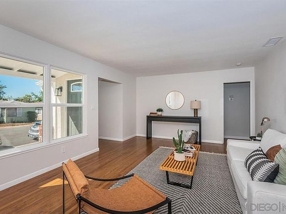 4th image of 6138-40 Pembroke Dr