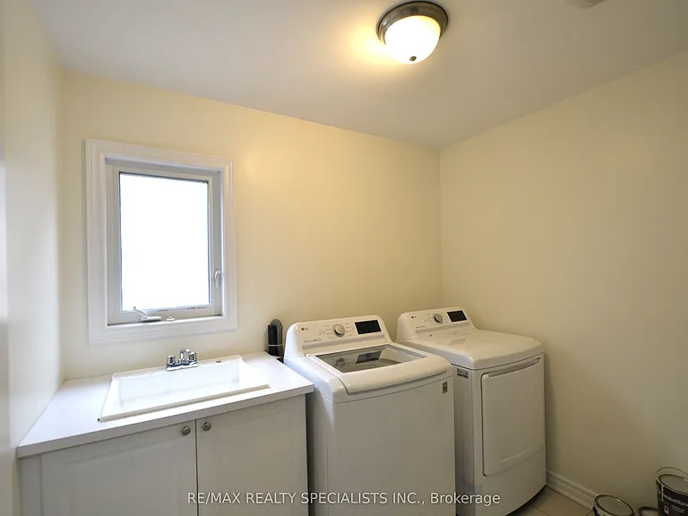 74 Dotchson Ave — Photo 38