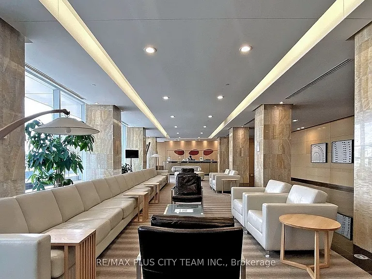 65 Bremner Blvd #2206 — Photo 10