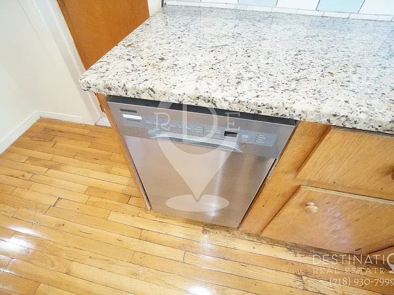 72 Nelson St #2R — Photo 18