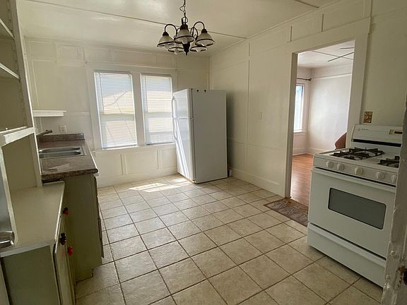 2nd image of 1020 Carolina St Unit 1/2