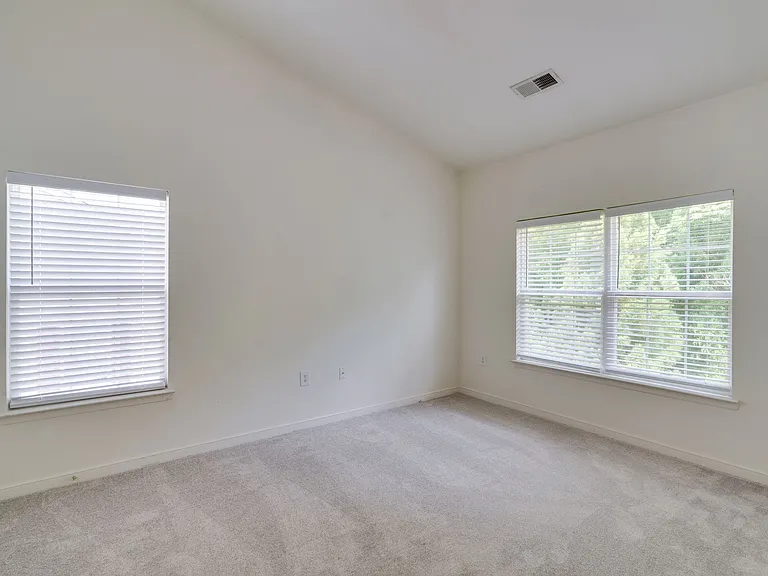 305-301 Northwynd Cir — Photo 6