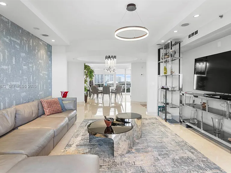 19111 Collins Ave #604 — Photo 7