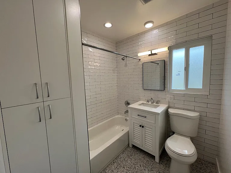 22 Reef St #7 — Photo 5