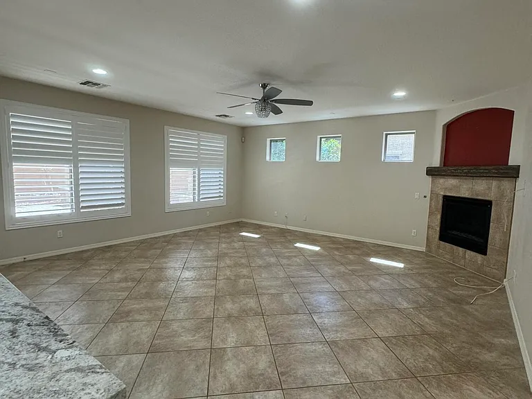419 W Balsam Dr — Photo 9