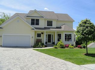 14 Margerie View Dr, Danbury, CT 06811