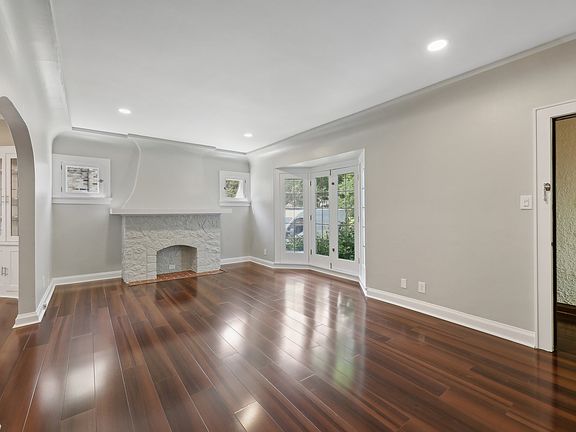 3rd image of 1416 Martha Washington Dr