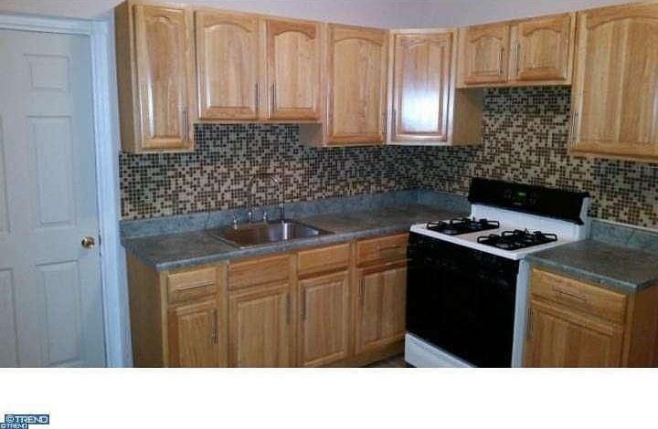1st image of 131 W Hansberry St