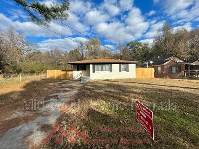 858 Eyers Rd