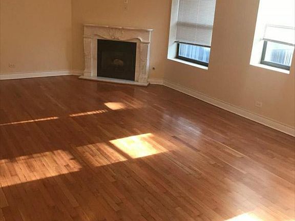 3rd image of 4627-7 S Drexel Blvd #3E