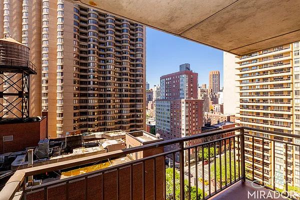 Rented by Mirador Real Estate | media 18