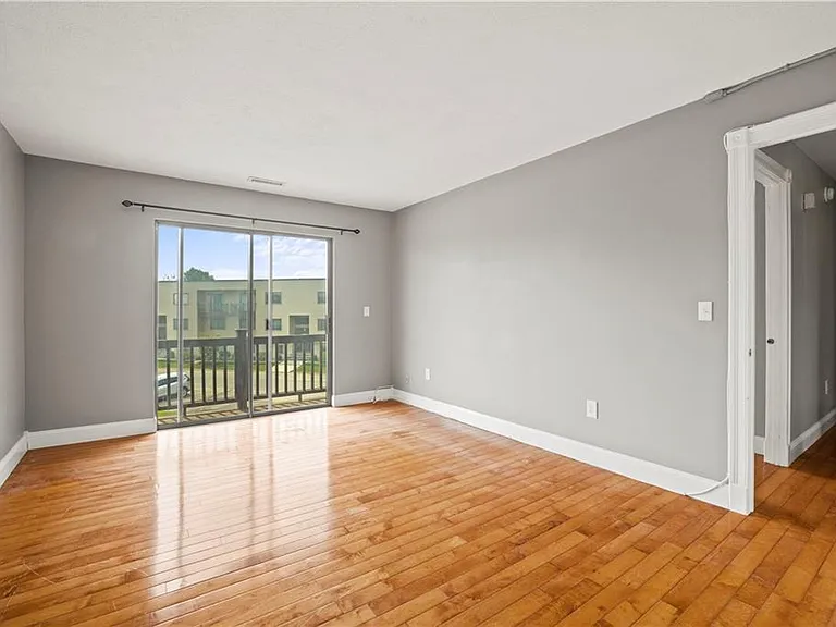 196 Old River Rd #5-F — Photo 11