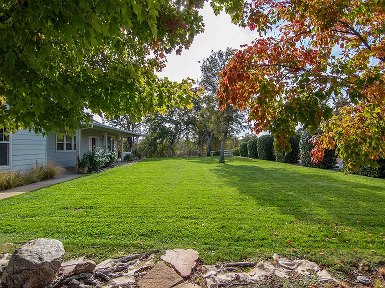 18830 Blythe Way — Photo 3