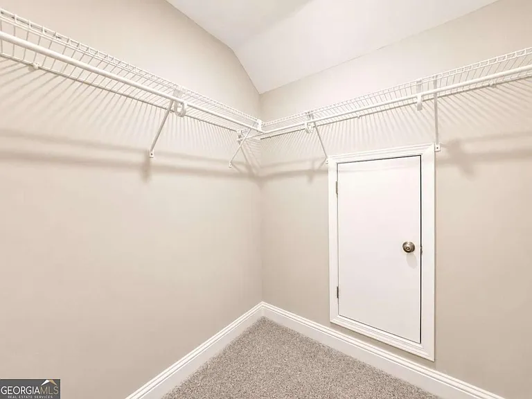 411 Madison Ave — Photo 23