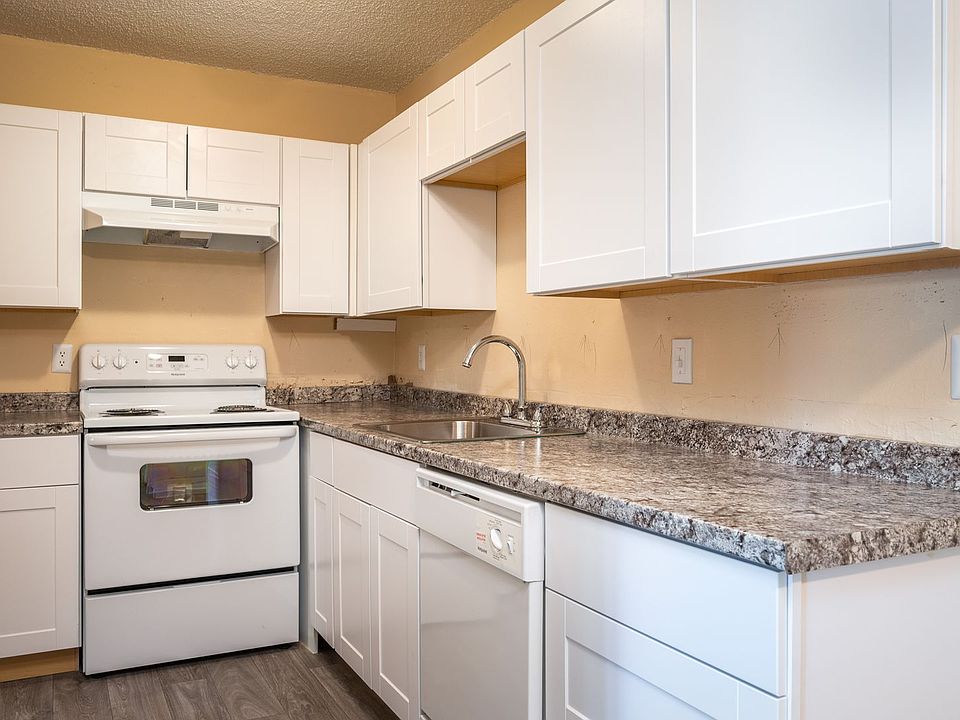 1st image of 17140 SW Heritage Ct #311-138
