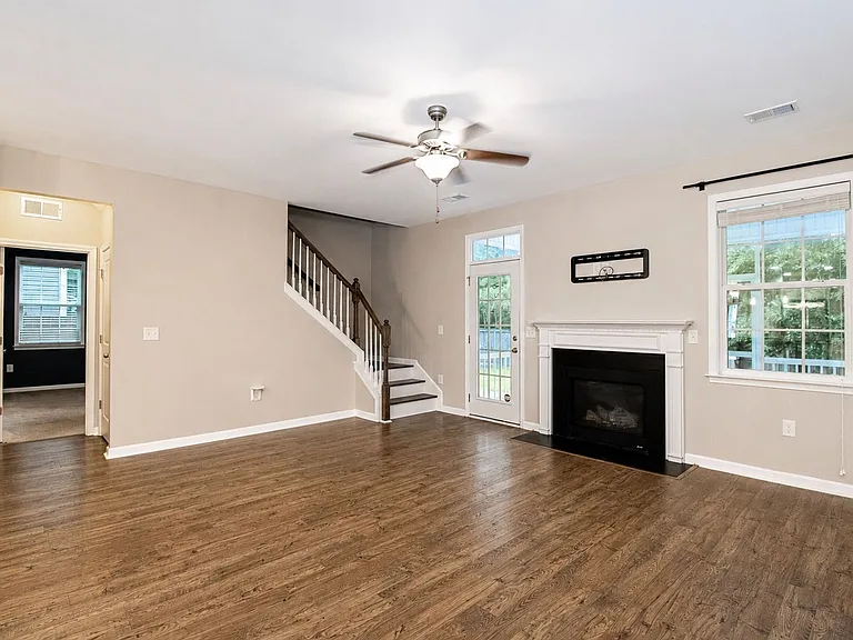 Gas fireplace