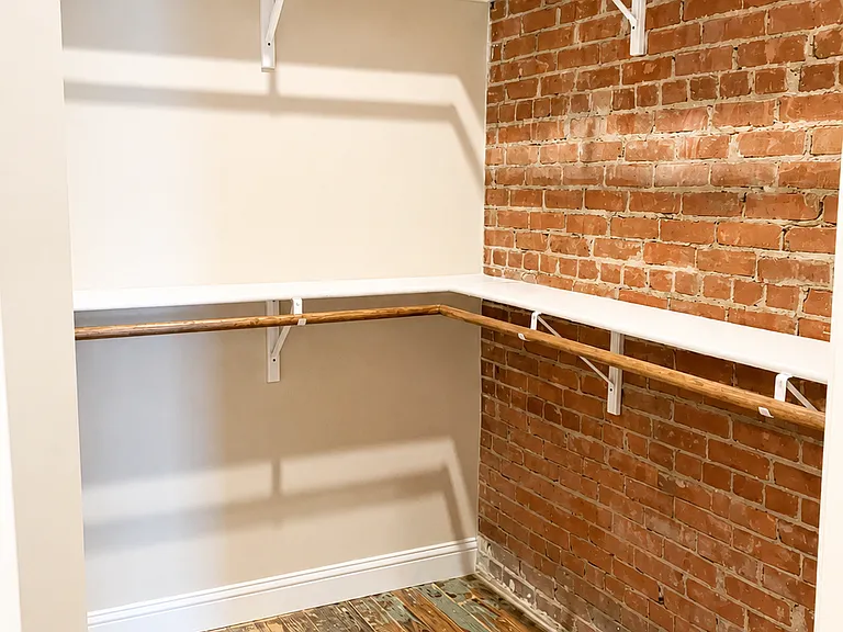700 Franklin Ave #6 — Photo 5