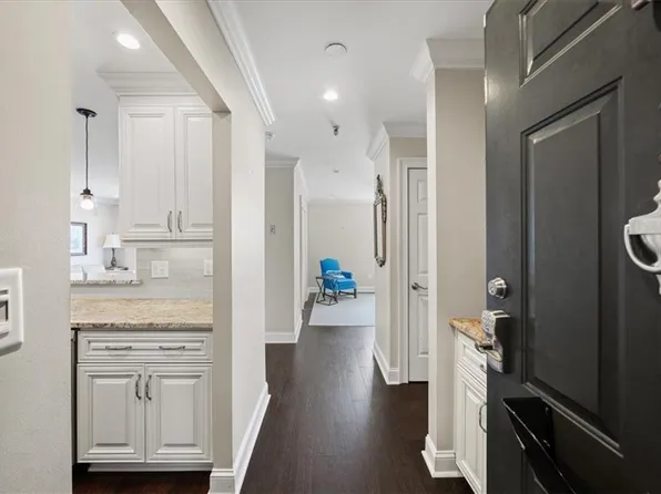 300 Johnson Ferry Rd NE Unit B810, Atlanta, GA 30328
