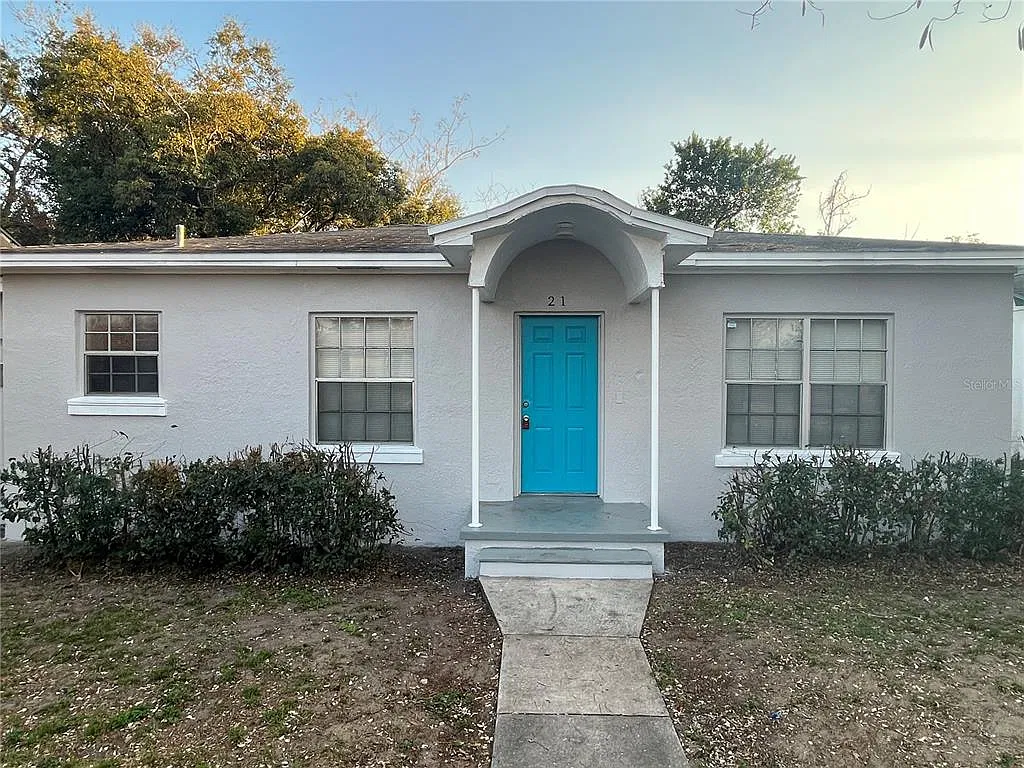 2 bed, 1.0 bath, 912 sqft, $1,130 — Photo 1