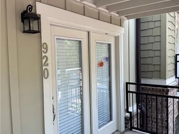 490 Barnett Shoals Rd APT 920, Athens, GA 30605
