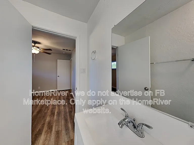 2216 W Minnezona Ave — Photo 10