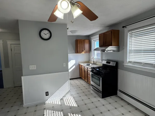 110 Brewster St #2, Pawtucket, RI 02860